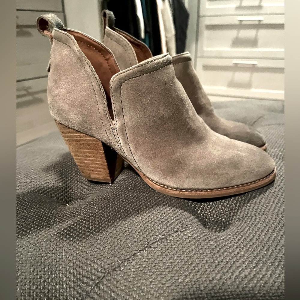 Jeffrey Campbell EUC Rosee booties